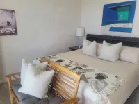 Malibu Everafter 2 Adjoining  Guest Apartments Sleeps 8