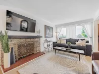 Trendy 3 bdrm, lakeside trails, 20 min to Toronto!