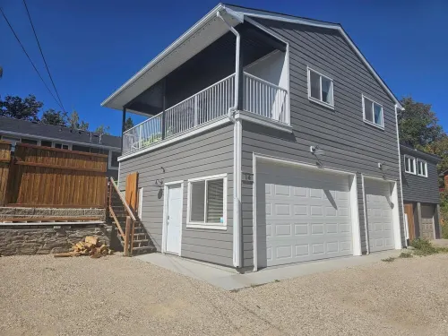 New carriage suite Calgary NW close to UofC