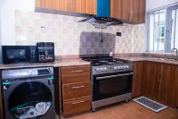 2 Bedroom 5G WIFI | Work Desk 24/7 Security Hotels in Sangotedo