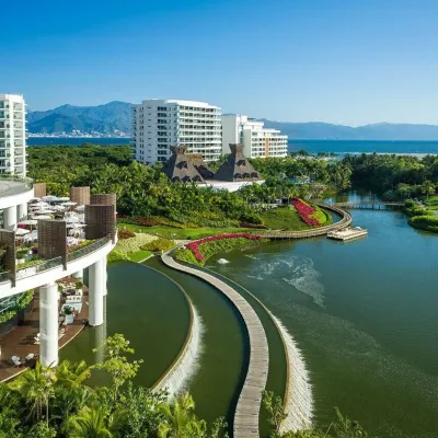 The Grand Mayan 2 BD 2 BR Suite Hotel di 