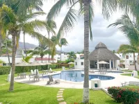 Apartment (second floor) one block from the beach, CLUB SANTIAGO, Manzanillo Hotels in 