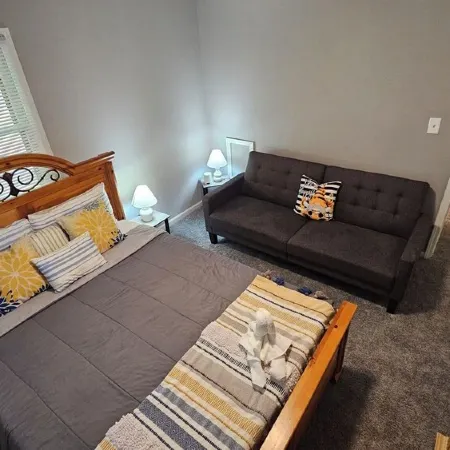 Greenville Retreat Centrally located sleeps 5 near ECU Stadium and Hospital