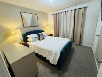 Stylish Cozy 2-bedroom Duplex  in enjoyable Stafford with WiFi, AC, Smart TVs