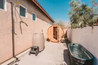 Pomelo · Large 4BD, heated pool, hot tub