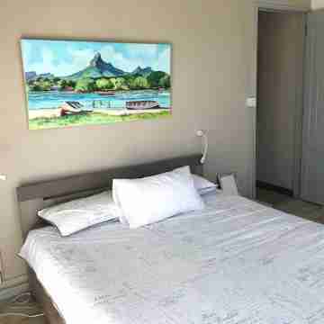 Sea front beach house With Rental car included Rooms