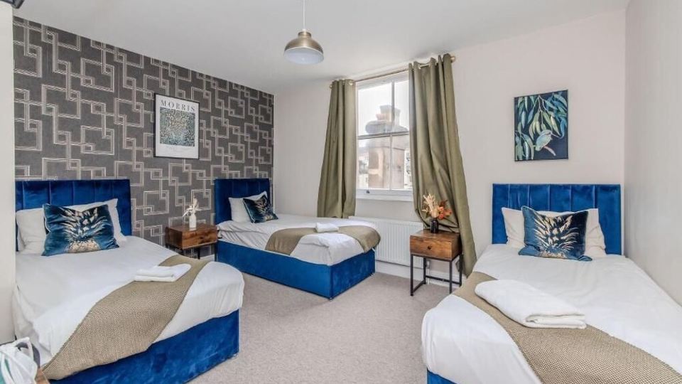 Central Hove 2 Bedroom Flat BN310FIR05