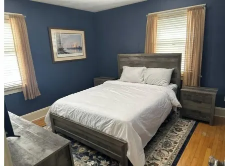 Charming 3-Bedroom Pet-Friendly Home by Lake Erie Отели в г. Юклид