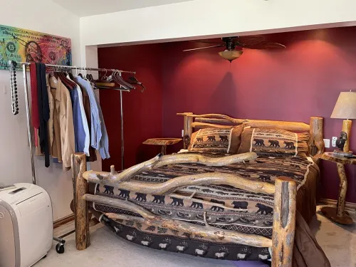 Luxury Modern / Western 600 Sq Ft Studio - Apartment / Office