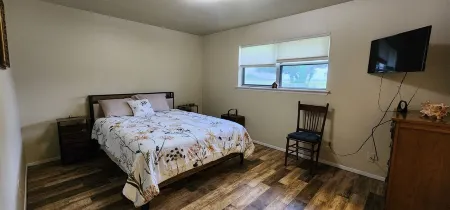 Cozy Country Gateway