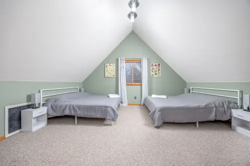 Modern Chalet on Highlands Golf Course