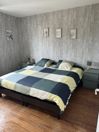 Maison de 3 Chambres, Cuisine Équipée, Terrasse sur Pilotis, 2 Salle de Bains Отели в г. Кету