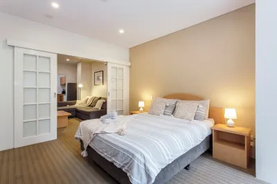 Perth CBD Central Convenience! Hotels near Water Labyrinth