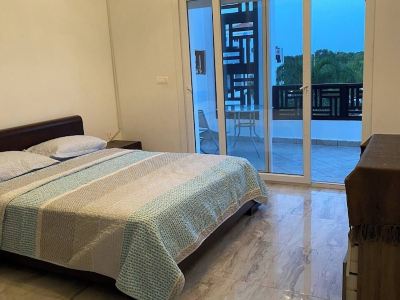 Appart Familial seulement : balcons avec vue