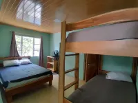 Casa Grande Para 5-12 Personas, Complejo Turistico Fuga Ecolodge Hotels in Carara