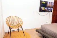 Los Padrinos Compound @Surf City + AC + Pool + Wifi #2 Hotels in San Alfonso