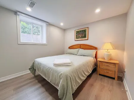 Cozy Rooms Near Subway