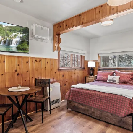 Timber Lodge Cabin 6 Отели рядом с достопримечательностью «Музей Гоуст Таун (Город-Призрак)»