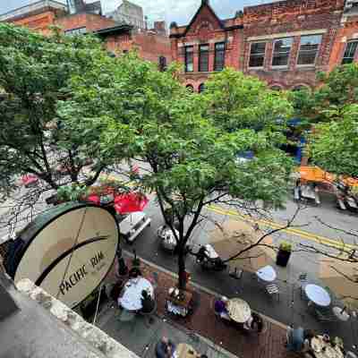 Modern One Bedroom Apartment in the Heart of Downtown Ann Arbor Others