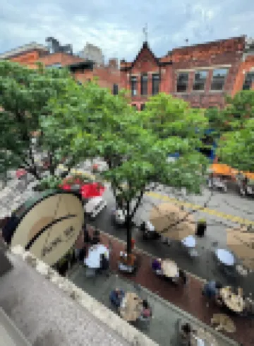 Modern One Bedroom Apartment in the Heart of Downtown Ann Arbor