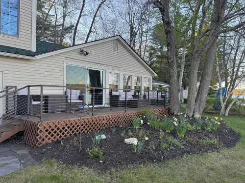 Charming 4-bedroom cottage with AC, WiFi on Little Sebago Lake waterfront