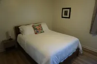 Charming Airport 2bdr Retreat in Heart of Pensacola