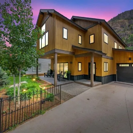 Guest Fave - 3-Bedroom Home in Ouray Near River Trail - Fiber/King Beds/Sleeps 6
