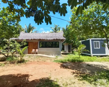 Calicoan Surf Retreat Hotels in Guiuan