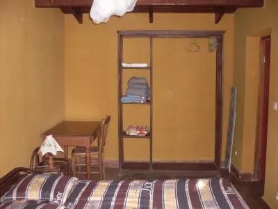 Bungalow Dowtown in a Park With Lake, Birdwatch Hotels near Queen's Palace