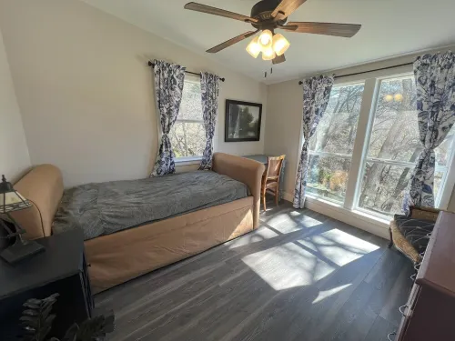 The Once - Lake Oasis Hotels in Jonestown