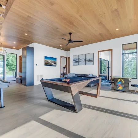 Modern View Home with Sauna, Steam Room & Hot Tub