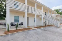 Newly Decorated BEAUTY in Downtown Ocean Springs with optional GOLF CART.