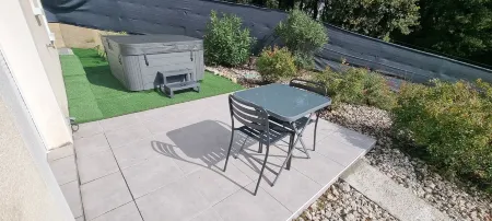 Romantic  Getaway with Private Jacuzzi and Breathtaking Views Отели в г. Этуаль-Сюр-Рон