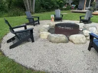 Hot tub, sauna, auto generator, in town of Bracebridge, dock-water toys, pets OK