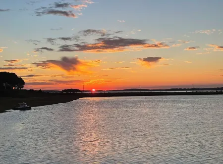 Adorable, Bright and By the Bay!