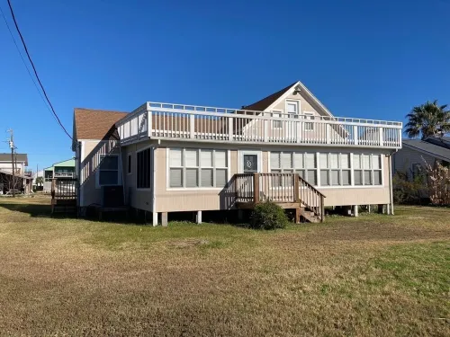 Renovated Historic POC Bayhouse!