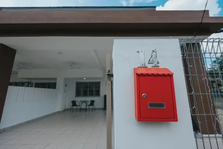 kings Pine Residences HomeStay 3-bedroom house with AC and WiFi in Ranau 14 Отели рядом с достопримечательностью «Poring Hot Spring and Nature Reserve»