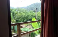 House with pool close to the beach in Barra do Sahy! Hotels in Barra do Sahy