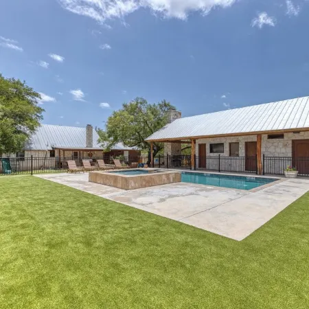 Ringers Lodge   Spacious 6-bedroom house on the River in charming Concan