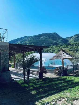 Small 2P in the heart of the mountains Отели в г. Пуге-Тенье