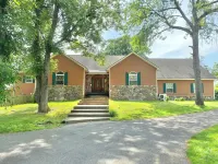 Upstate Waterfront Retreat 4000 sq ft with 2 Kitchens!!!