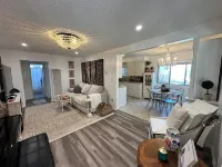 Cozy, charming 1-bedroom unit near the beach, with a piano.