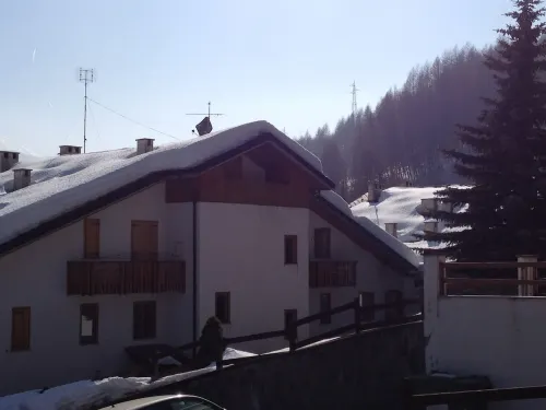 WARM ONE-ROOM APARTMENT WITH MOUNTAIN LOFT Hotels in Pragelato