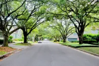 Charming 2-bedroom house in delightful Georgetown with AC, WiFi