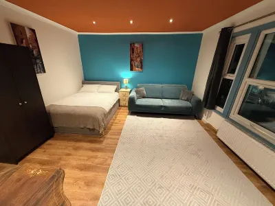 Seven Sisters Retreat Hotels in Tottenham