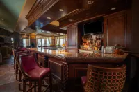Chateau on the Lake Resort Spa and Convention Center - bar