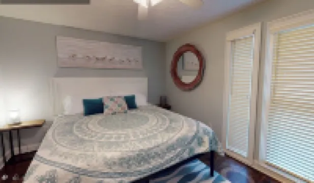 Stunning Views on Lake Lanier! Peaceful and quiet cove.