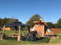 Cozy Glamping Teepee with Pool, Pickleball & Park Access