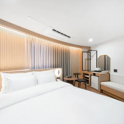 Hound Hotel Jeonju Junghwasan Hotels near Jeonju Historical Museum
