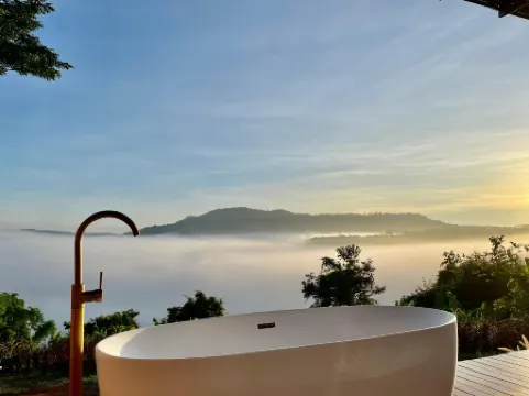 Khao Kho River Camp Отели рядом с достопримечательностью «Wat Son Suai»